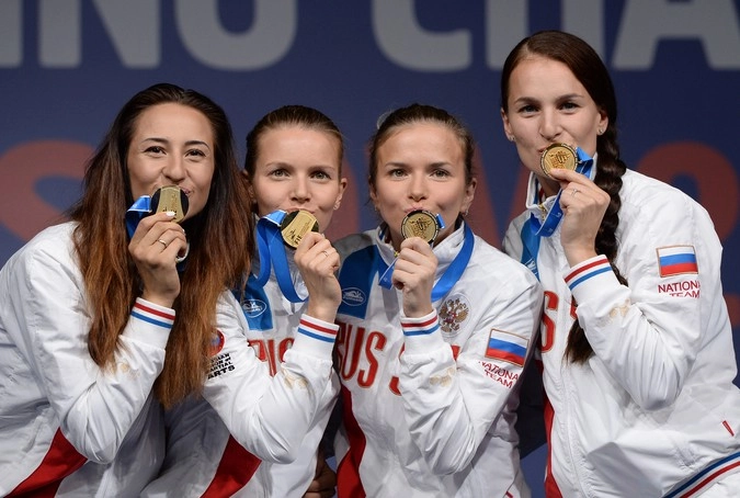 Спортсменки сборной России (слева направо): Яна Егорян, Екатерина Дьяченко, Юлия Гаврилова и Софья Великая