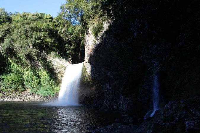 Водопад Bras Panon