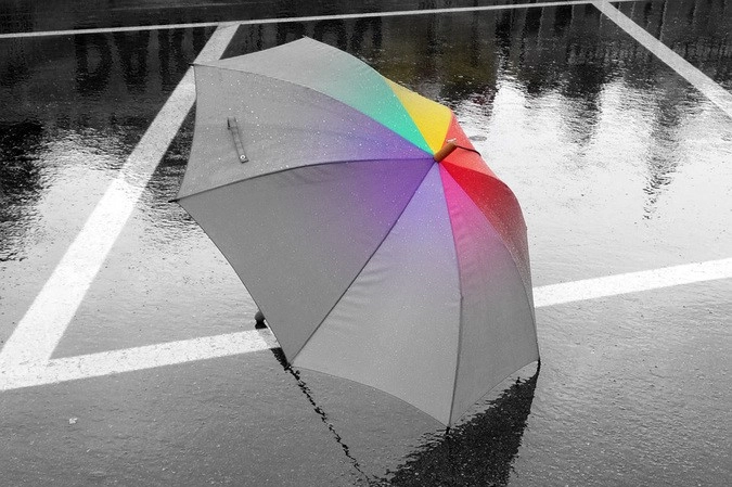 Девочка выпрыгнула из окна по примеру героев мультфильмов