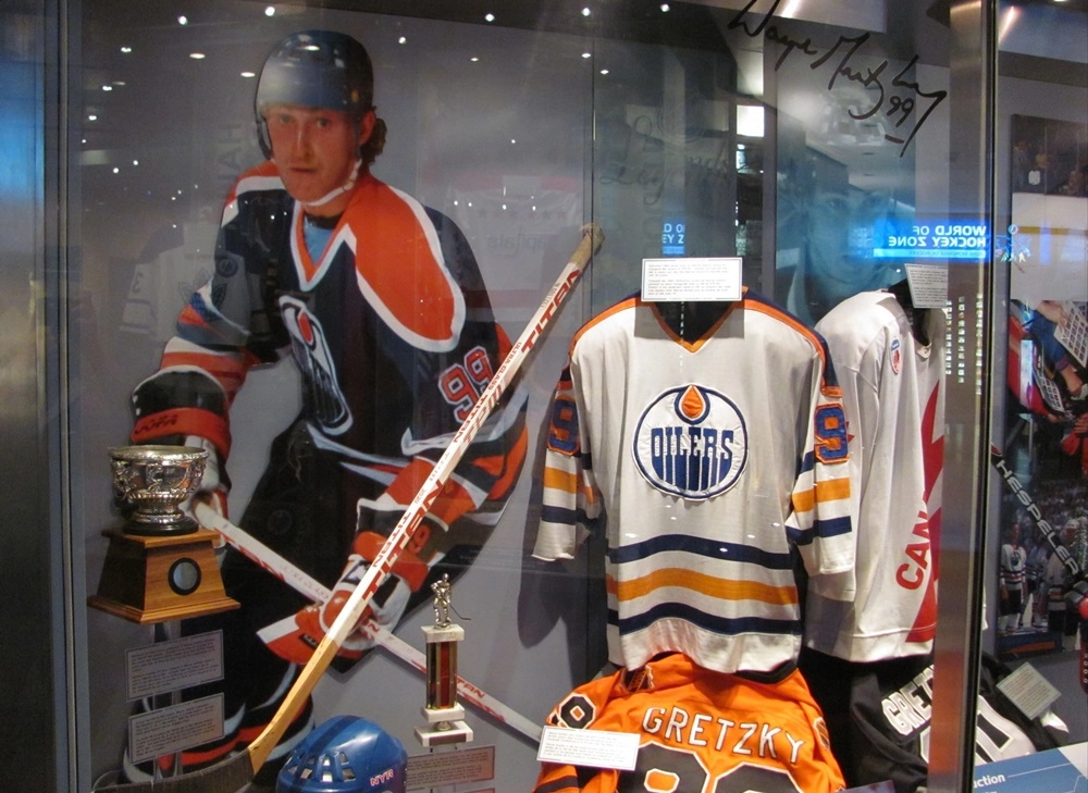 Зал хоккейной славы торонто. Музей хоккейной славы в Торонто. Музей хоккейной славы в Канаде. Зал хоккейной славы в Торонто. Третьяк зал славы НХЛ.