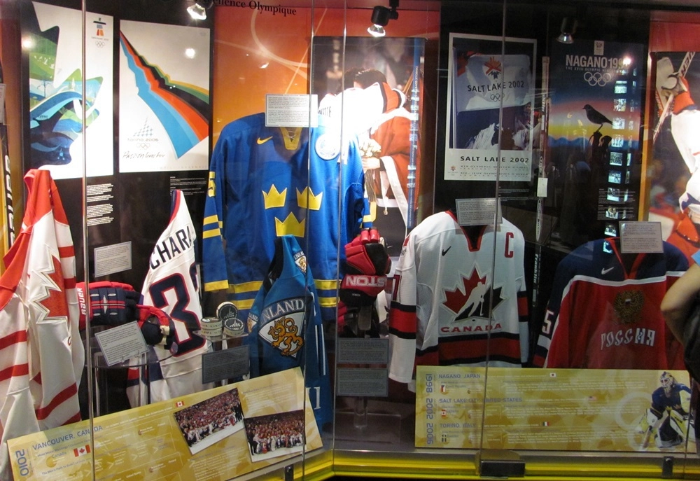 Зал хоккейной славы торонто. Зал хоккейной славы НХЛ. Зал славы Торонто. Зал хоккейной славы в Торонто. Хоккейный музей в Торонто.
