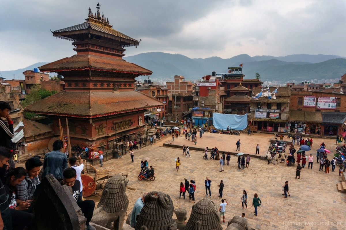 Доле непал. Катманду Непал горы. Центральная площадь Катманду. Непал пойтахти. Город Непал Индия.