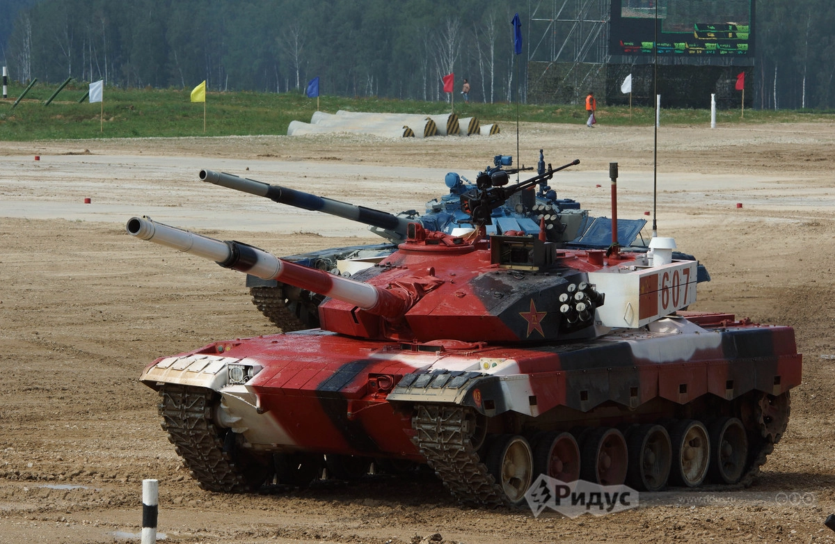 Танк 500 пробег. Танковый биатлон китайский танк. Китайский танк 500. Китайский танк Омск. Китайский танк Тамбов.