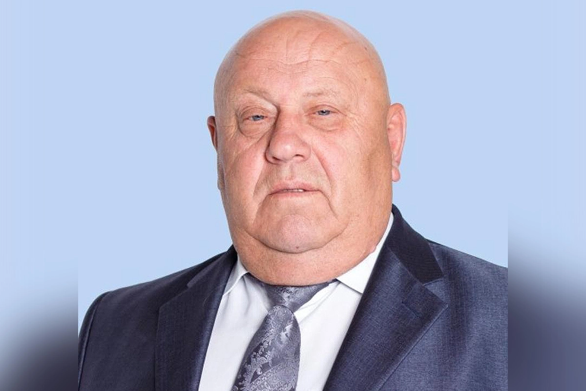 деньги изъятые у чиновников. депутат хищение. хищение бюджетных средств. пыльнев валерий александрович. воровство чиновников.