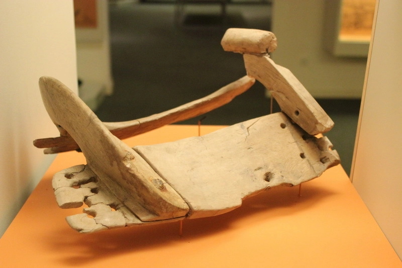 Деревянный каркас седла. Исторический музей, Шлезвиг. 