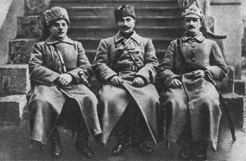 Реввоенсовет 1-й Конной армии. Слева направо: Климент Ворошилов, Семён Будённый, Ефим Щаденко. 