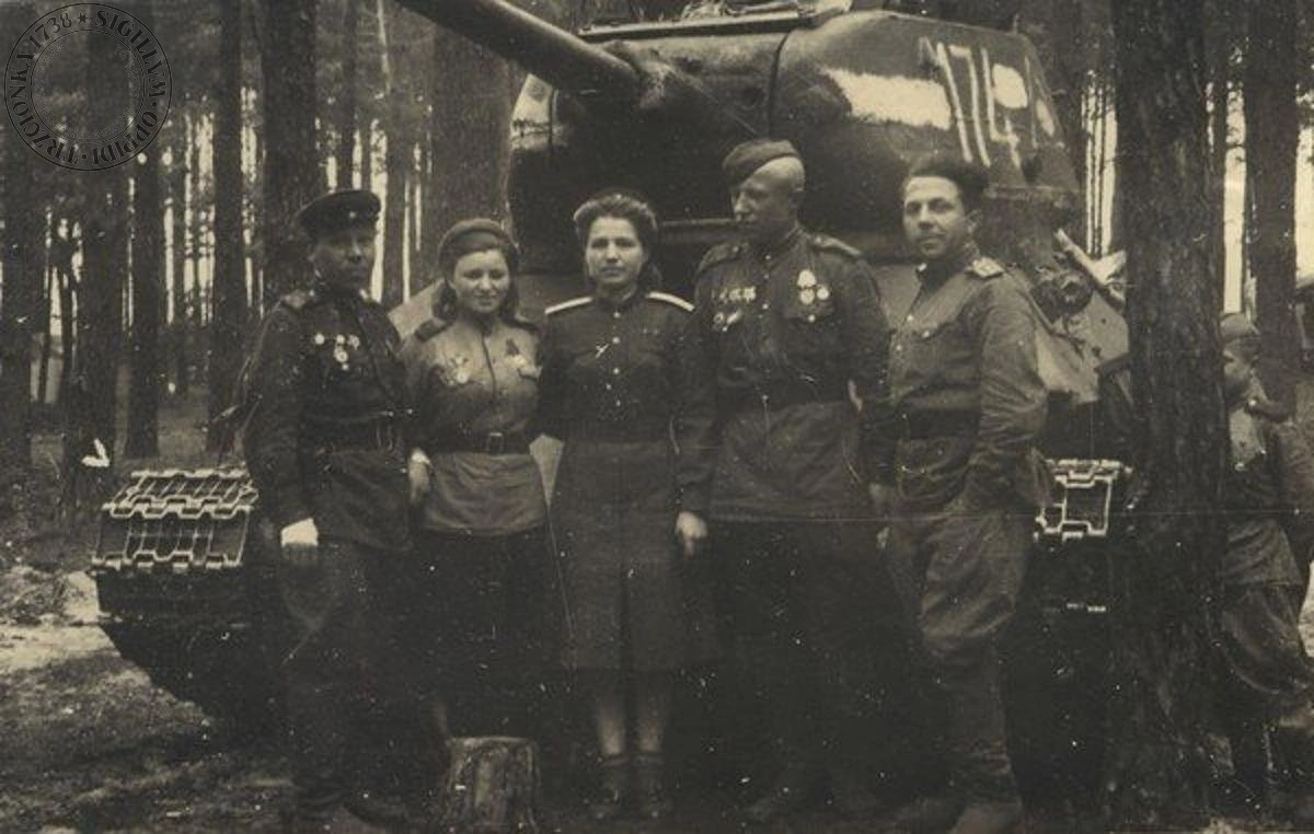 Солдаты 47-й гвардейской танковой бригады, апрель 1945 г.