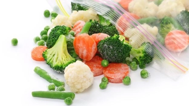 Овощи, фрукты и мясо можно долго держать в морозилке