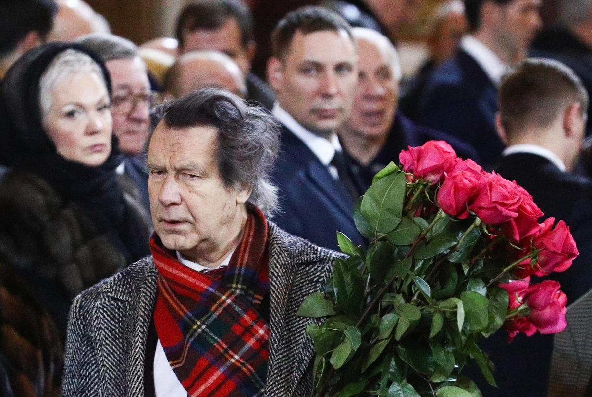 Художник Александр Шилов