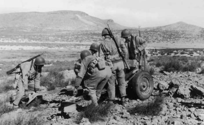 Расчёт 37-мм орудия у Лессуды Zaloga S. Kasserine Pass 1943: Rommel’s last victory. Campaign 152. — Oxford: Osprey, 2005