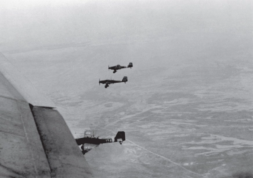 Штурмовики Ju-87 над Тунисом, 1943 год Arthy A. Ballet Mortel a Kasserine. Partie 1: Les Premiers Feux// Aero Journal 2019-10/11 (73)