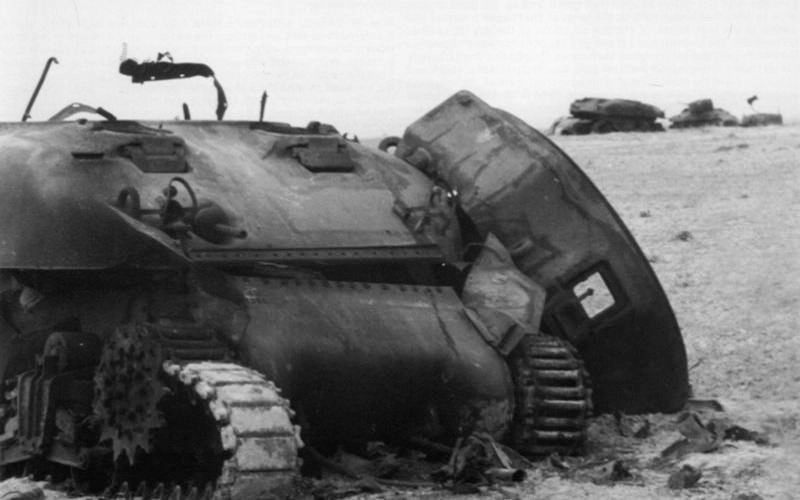 Уничтоженные танки из состава 3/1-го бронетанкового полка подполковника Хайтауэра Zaloga S. Kasserine Pass 1943: Rommel’s last victory. Campaign 152. — Oxford: Osprey, 2005