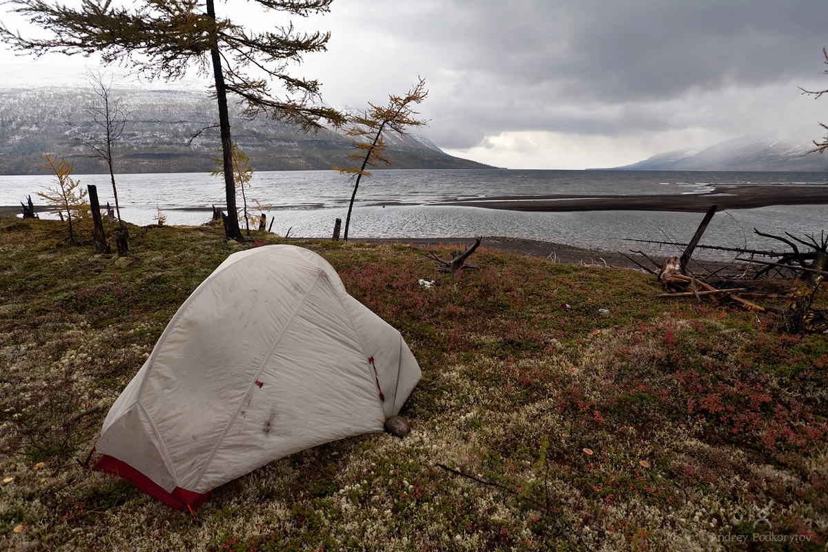 Хантайское озеро, устье реки Дапту. Плато Путорана. Хантайское озеро, устье реки Дапту. Плато Путорана.