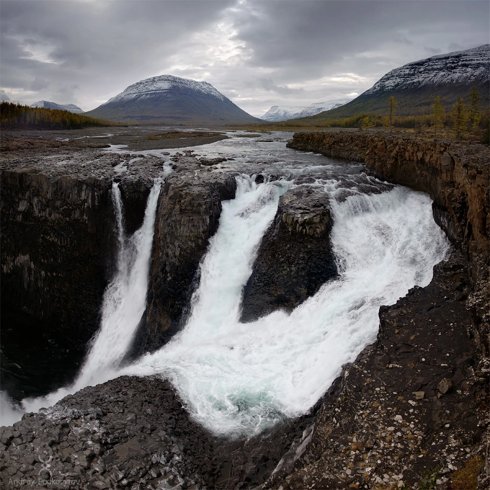 Большой Иркиндинский водопад. Река Иркинда. Плато Путорана.
