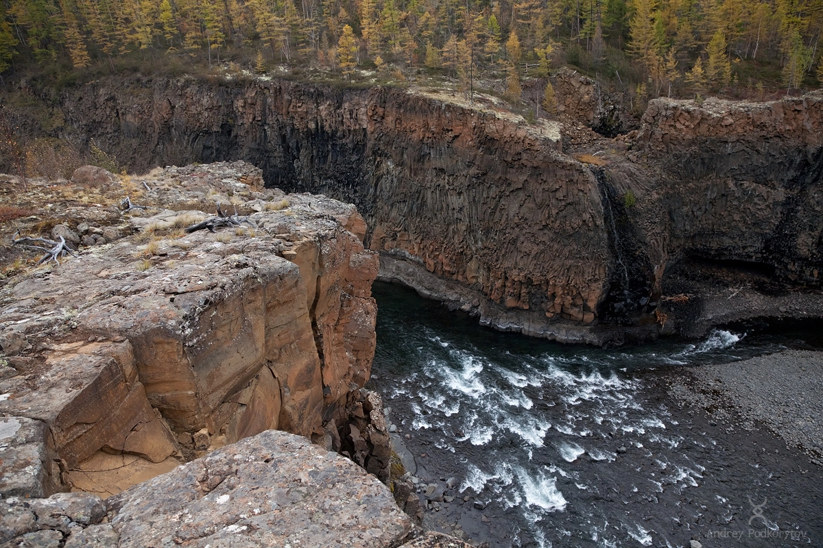 Каньон реки реки Иркинда ниже Большого Иркиндинского водопада. Плато Путорана.