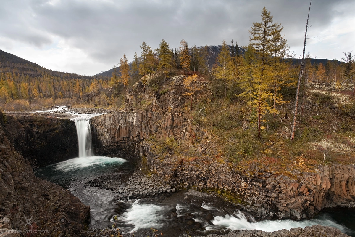 Водопад на реке Орокан. Плато Путорана.