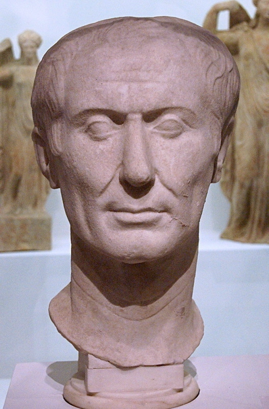 Гай Юлий Цезарь. Тускуланский портрет, который, как считается, наиболее близок к прижизненным изображениям. Музей древностей, Турин.