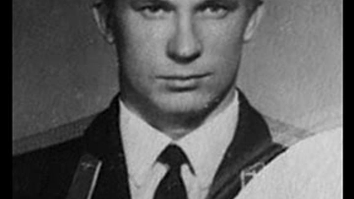 Лётчик-перебежчик беленко. Летчик который угнал самолет. Летчик который угнал самолет. Летчик который угнал самолет. Беленко 1976.