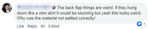 "Меня смущают эти лоскутки сзади. Спускайся они чуть пониже, как мини-юбка, это выглядело бы сногсшибательно, но сейчас - смущают. Вот что значит неумение работать с тканью!"