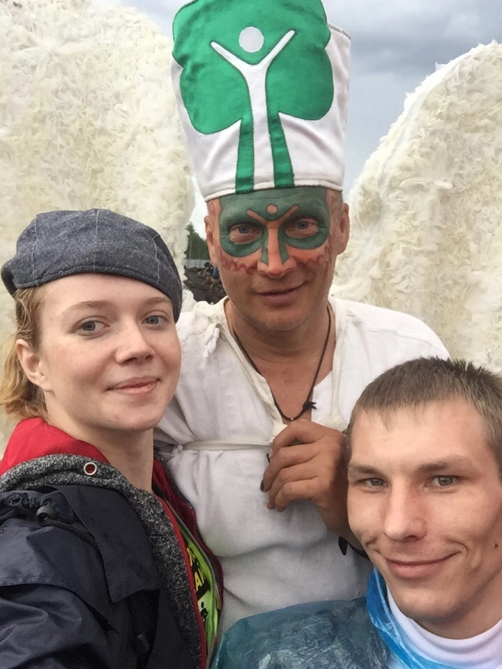 С Древархом.