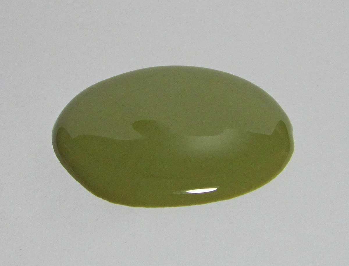 Мазь Вишневского на листе бумаги.