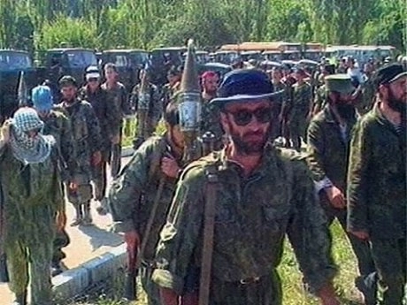 Боевики Басаева и Хаттаба входят в Дагестан. 