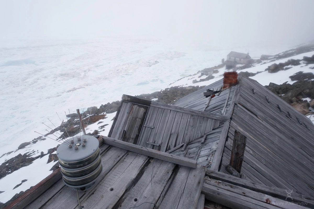 Маяк Шелагский, полярная станция Туманная - самая северная точка материковой Чукотки. Восточно-сибирское море. Шелагский полуостров. Арктическая Чукотка.
