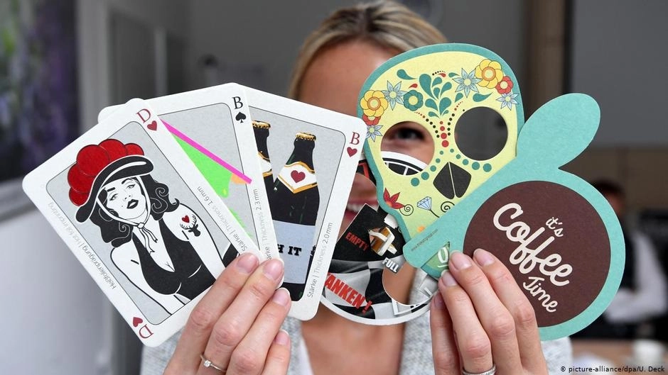 В последнее время спросом пользуются разноцветные и многофункциональные бирдекели В последнее время спросом пользуются разноцветные и многофункциональные бирдекели