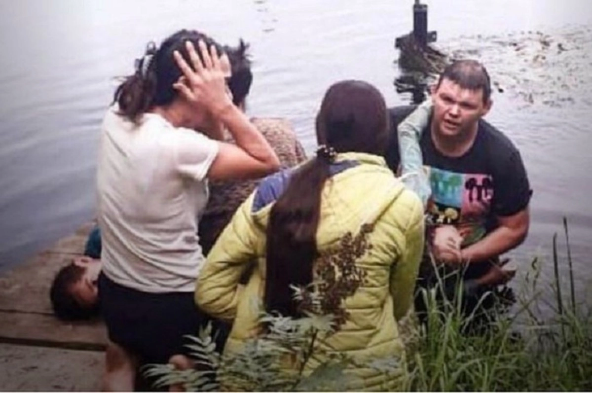Утонули сестры. Парень спас девушку из воды. Спасение тонущей девушки.