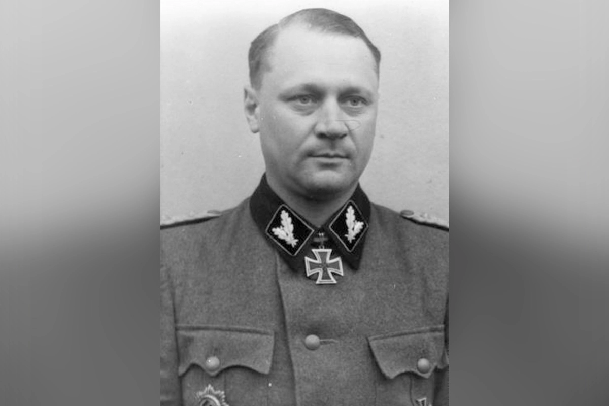 Исполняющий обязанности начальника оперативного отдела дивизии Йоахим Румор, уделявший много времени изучению украинского повстанческого движения.