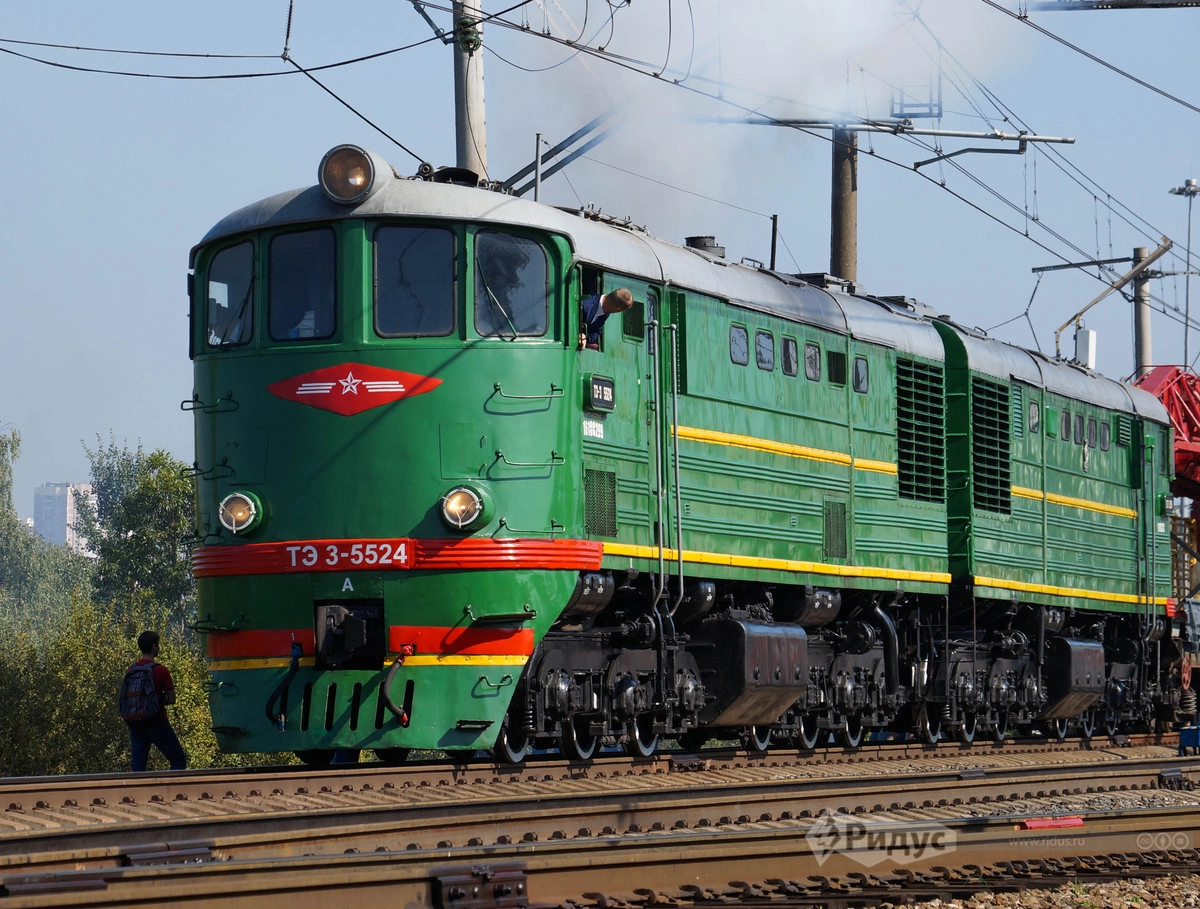 Один из самых массовых грузовых тепловозов СССР и России - ТЭ3