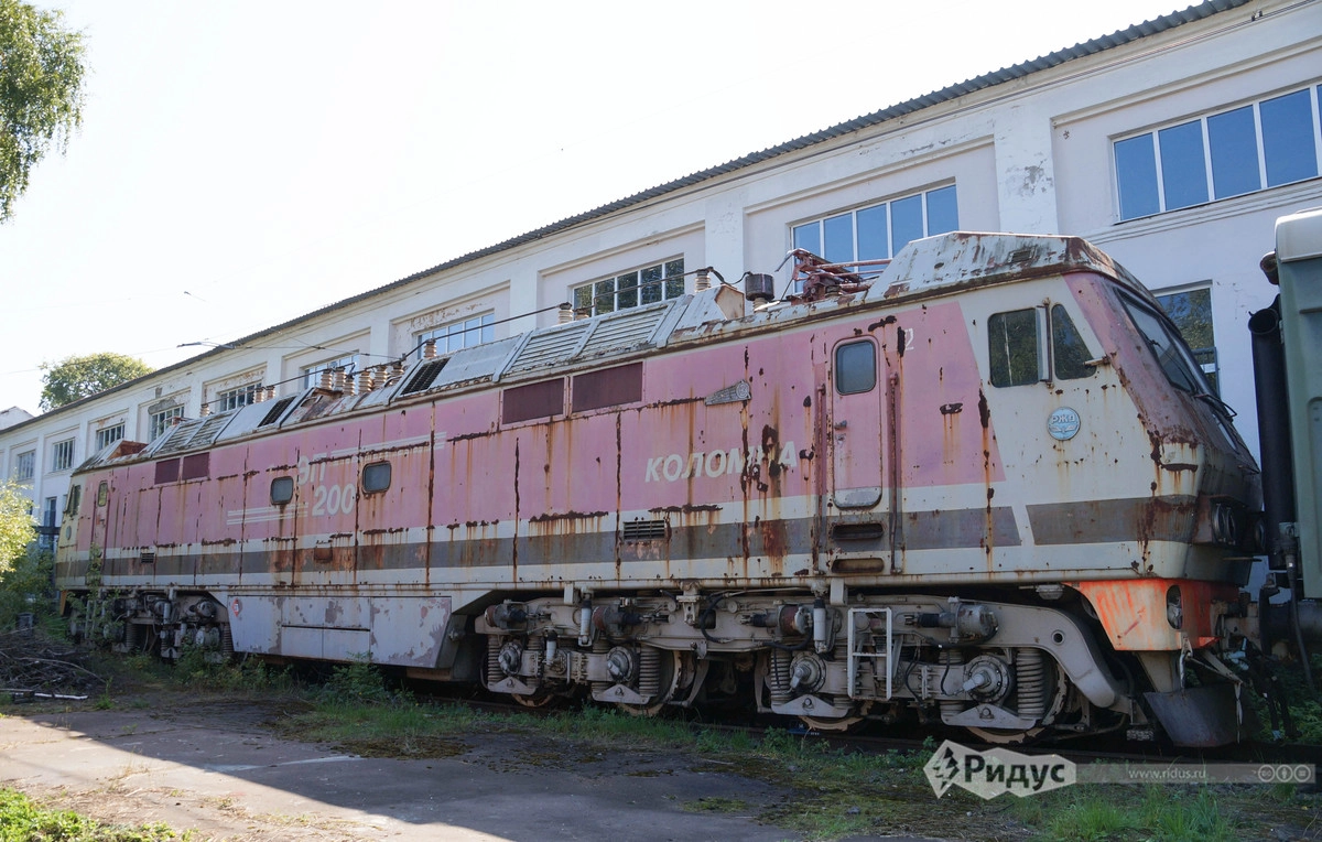 Так и не пошедший в серию самый мощный пассажирский электровоз ЭП200