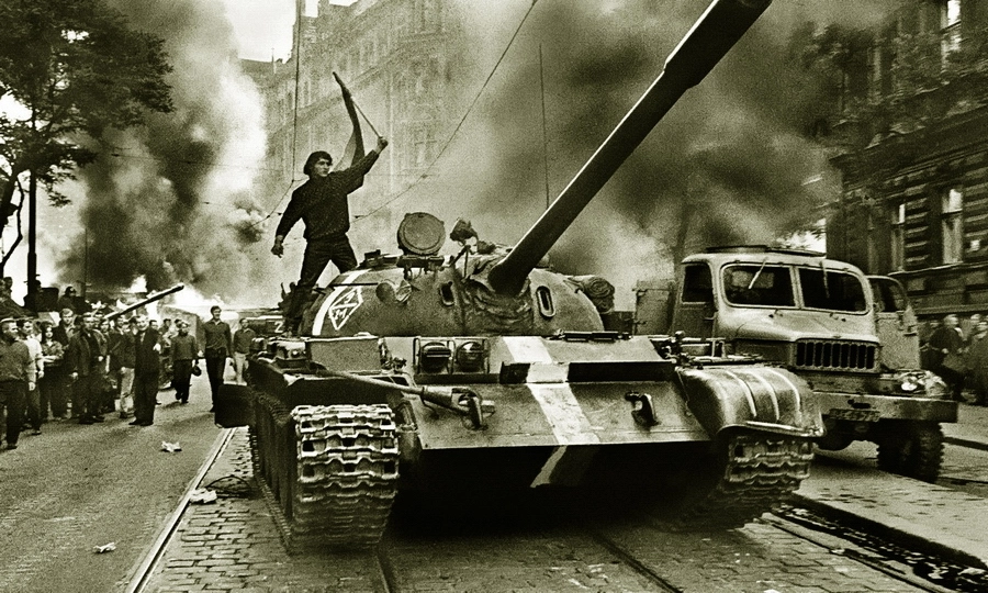 Кризис 1968 года в Чехословакии основательно испортил намечавшееся потепление в отношениях СССР с Западом.