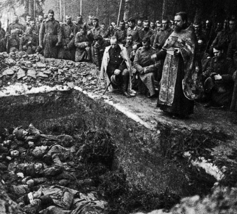 Погребение убитых в боях под Якобштадтом Курляндской губернии, 1916 год