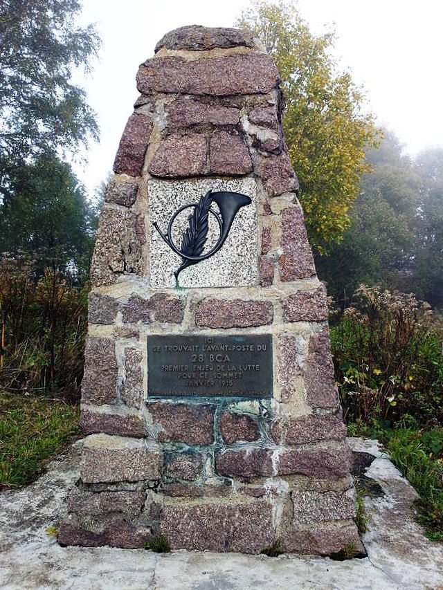 Памятник альпийским стрелкам 28-го батальона в районе Хартманнсвиллеркопф. Фото из книги «Le front des Vosges».