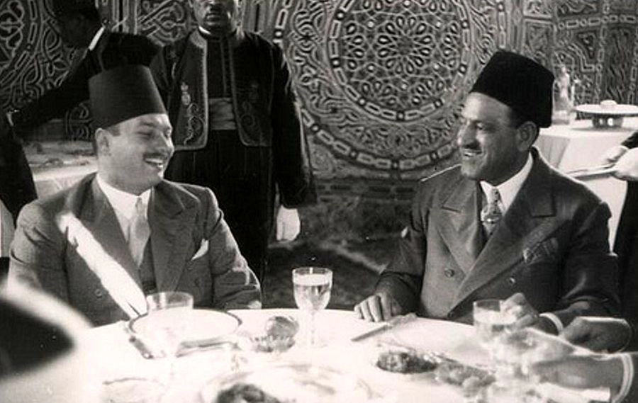 Король Египта Фарук I (справа) и премьер-министр Наххас-паша, 1951 год