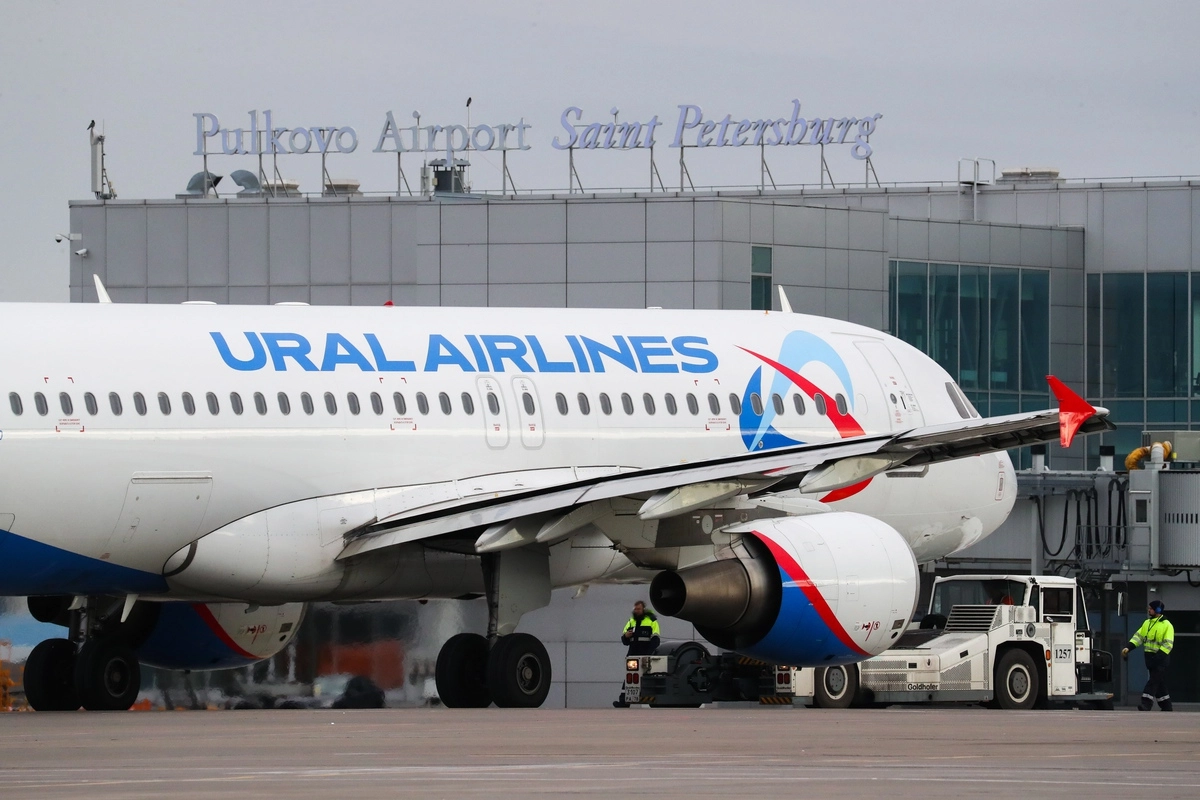 Самолёт уральские авиалинии фото. Самолёт уральские авиалинии. Самолёт а321 уральские авиалинии. Рейс 3555 уральские авиалинии. Рейс 3555 уральские авиалинии.