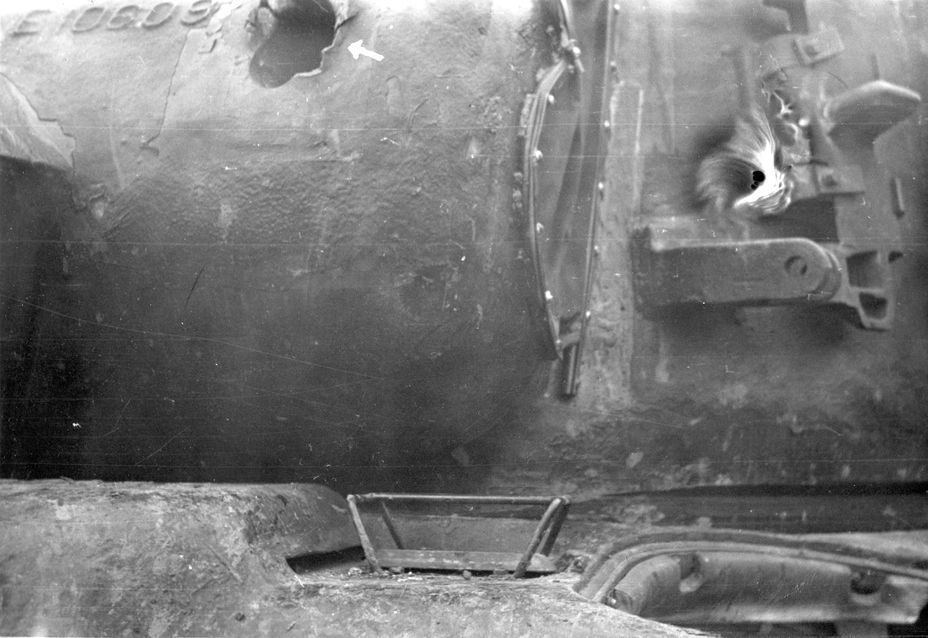 Неуязвимой брони не бывает: 88-мм снаряд с 100 ярдов попал в отверстие в маске пушки и подбил танк