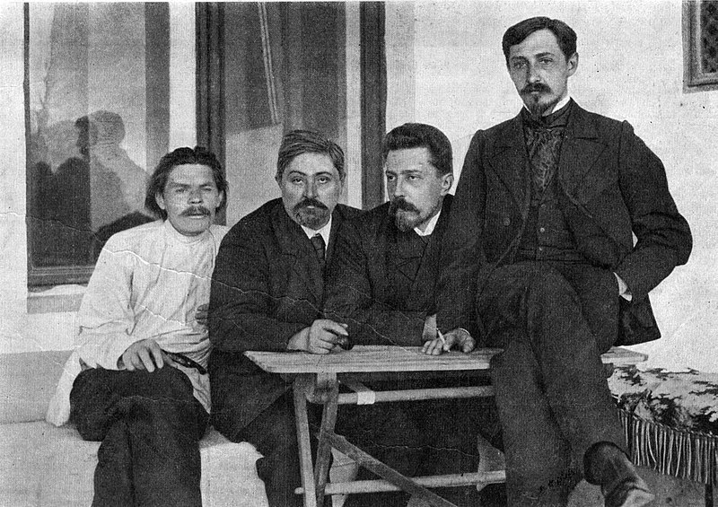  М. Горький, Д.Н. Мамин-Сибиряк, Н.Д. Телешов и И.А. Бунин. Ялта, 1902 г.