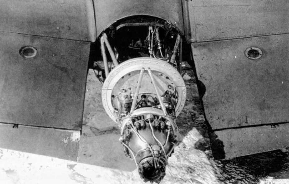 Ракетный двигатель РД-1 в составе реактивной установки РУ-1, которой был оснащён экспериментальный пикирующий бомбардировщик Пе-2. РГАНТД. Ф. 211, оп. 7, д. 508