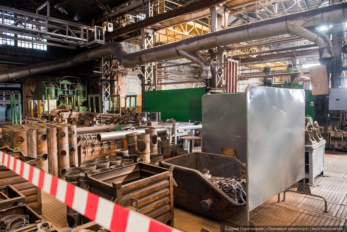 Производство любой крупной техники начинается с мелочей