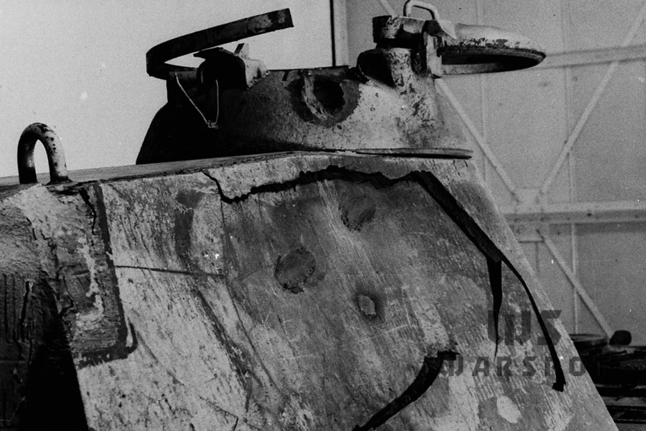 В дальнейшем на «Тигре» и «Пантере» поставили новые командирские башенки, но они были всё ещё высокими и весьма уязвимыми