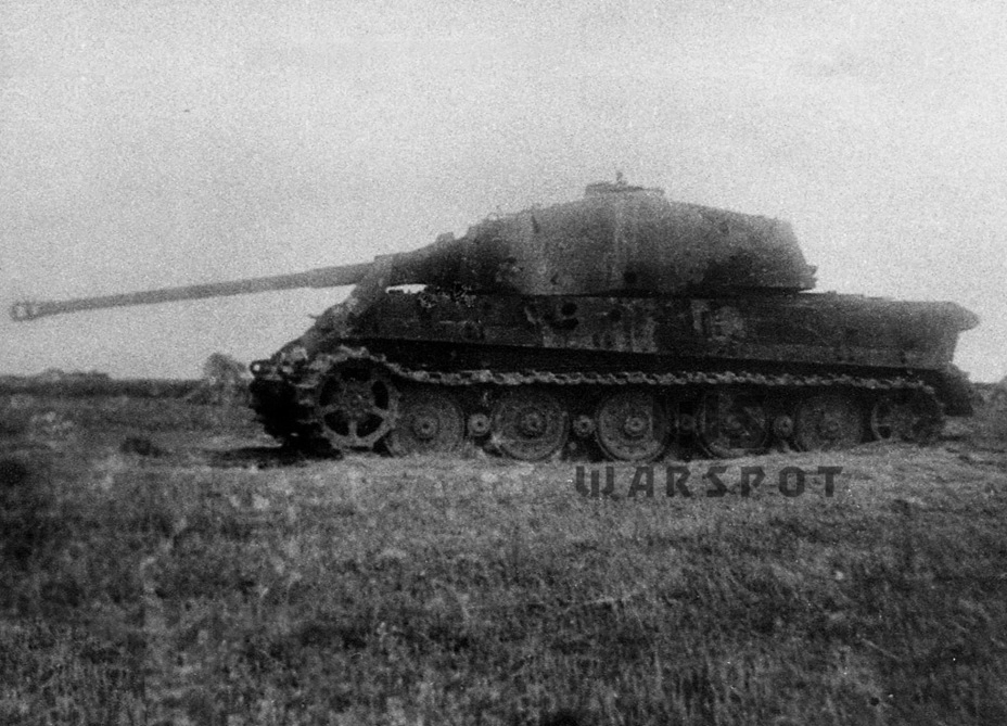В конце войны немецкие танки стали часто поражаться огнём с флангов — случилось ровно то же самое, что с советскими танками в 1941-1942 годах