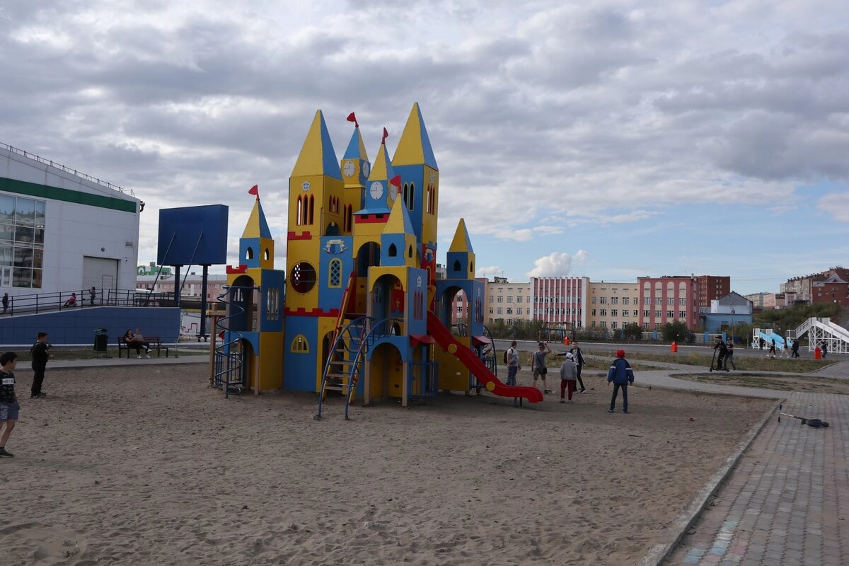 В городе обнаружена одна более-менее приличная площадка.