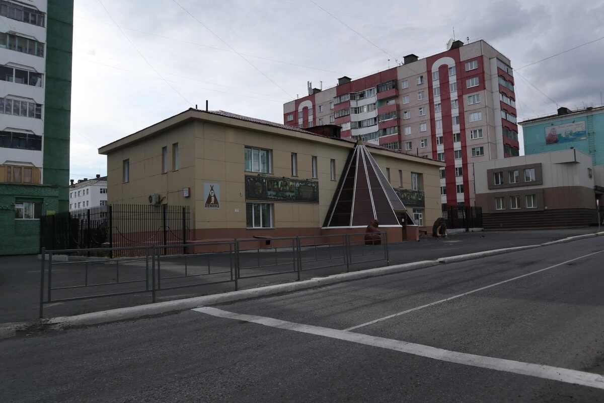 Так что вот такой город. Тяжёло тут, конечно. Но 