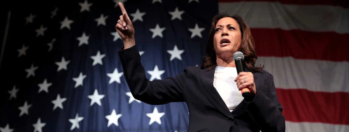 Камала Харрис © Store norske leksikon Камала Харрис © Store norske leksikon