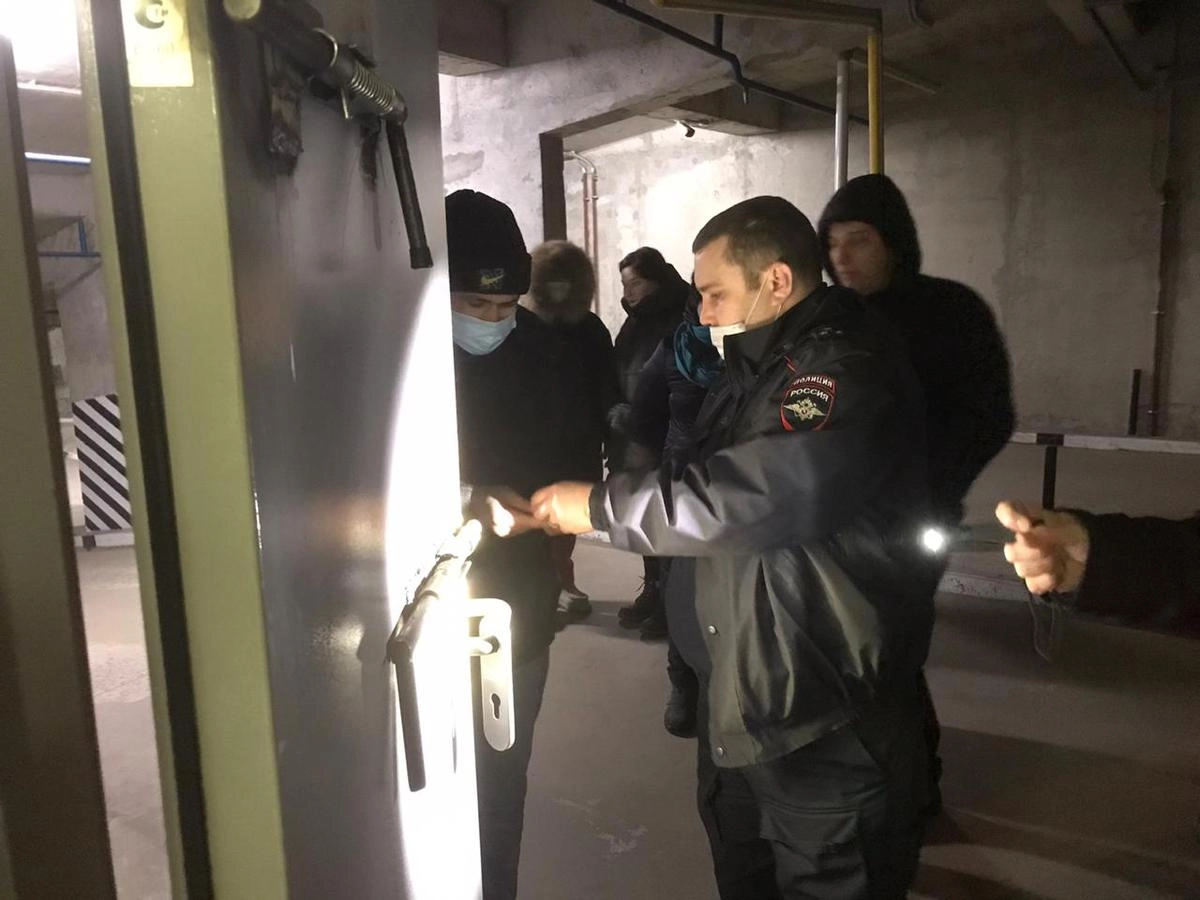 Если сильно захотеть, то можно заставить и полициейских работать