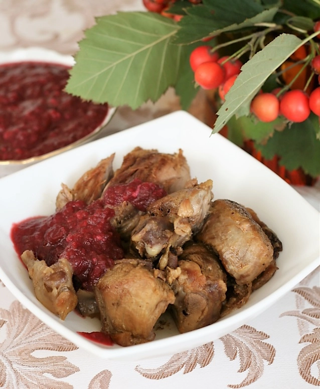 Утка под сливовым соусом