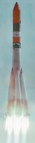 Запуск ракеты-носителя «Молния-М» (8К78М) с автоматической межпланетной станцией В-70 («Венера-7»). Кадр фильма «К планете загадок» (1971). Иллюстрация из книги П. Шубина «Венера. Неукротимая планета» (2017)