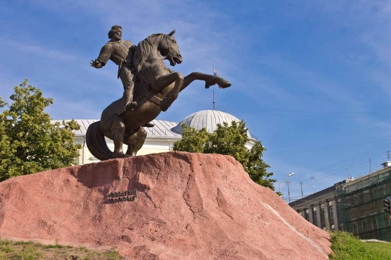 Памятник Евпатию Коловрату в Рязани